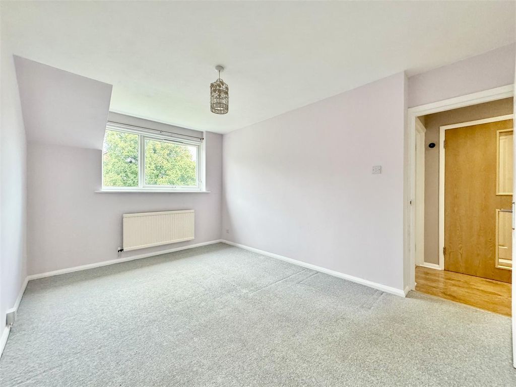 Property photo 2 of 23