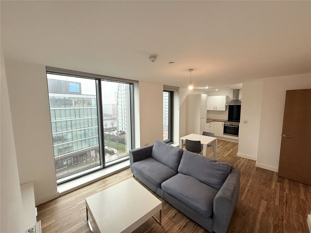 Property photo 1 of 7 Lounge/Kitchen