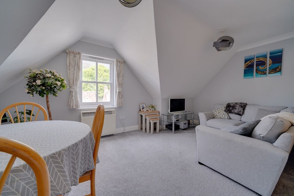 Property photo 2 of 13 3668762