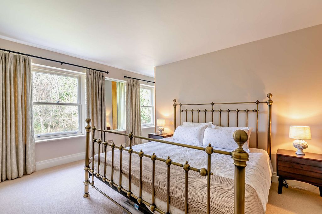 Additional image 12 of 6 bed detached house for saleHorris Hill, Newbury, Berkshire RG20
