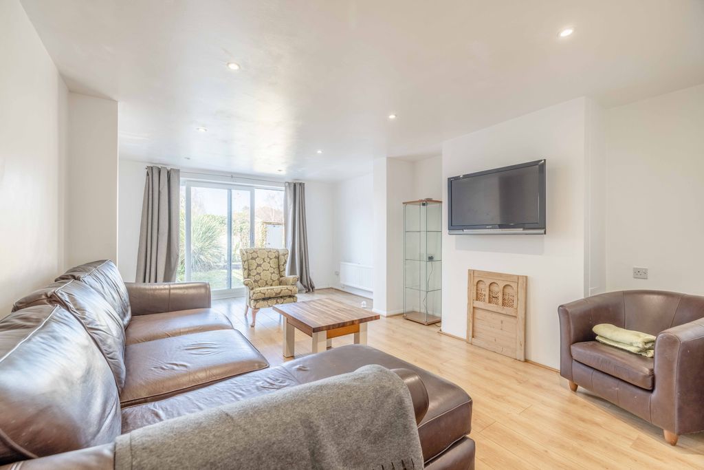 Property photo 2 of 14 Rr6 (10 Of 18)