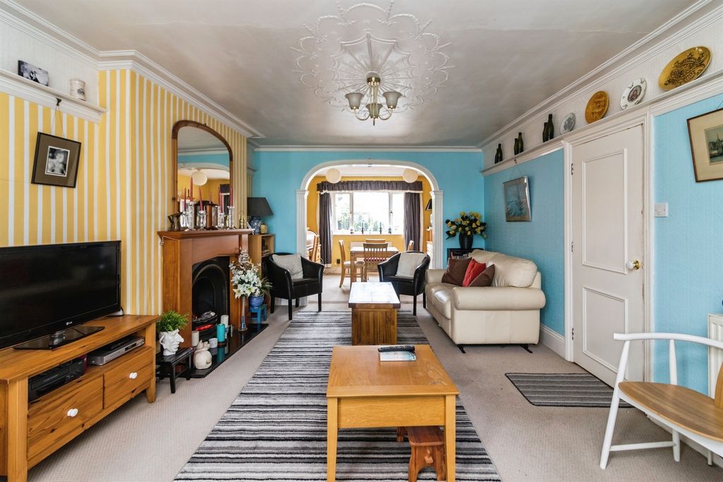 Property photo 3 of 17
