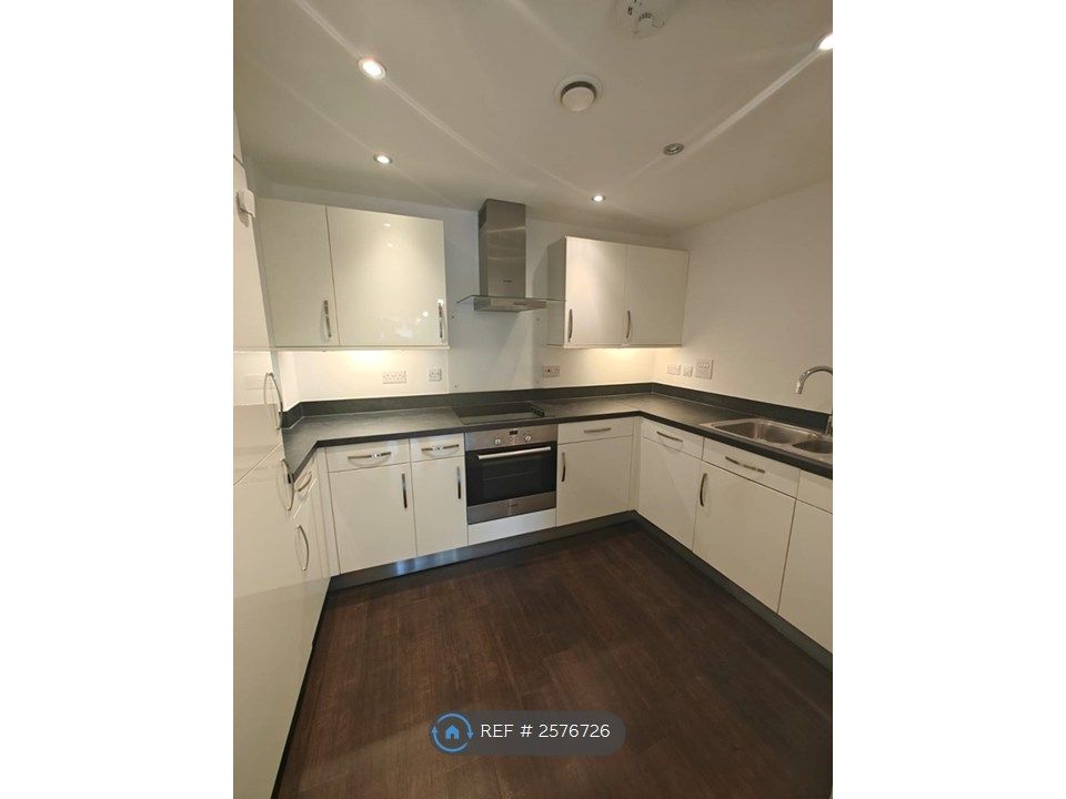 Property photo 1 of 6 Kitchen