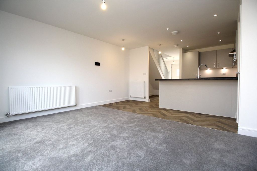 Property photo 3 of 12 Picture No. 02