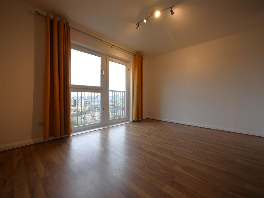 Property photo 3 of 9 P2110740.Jpg