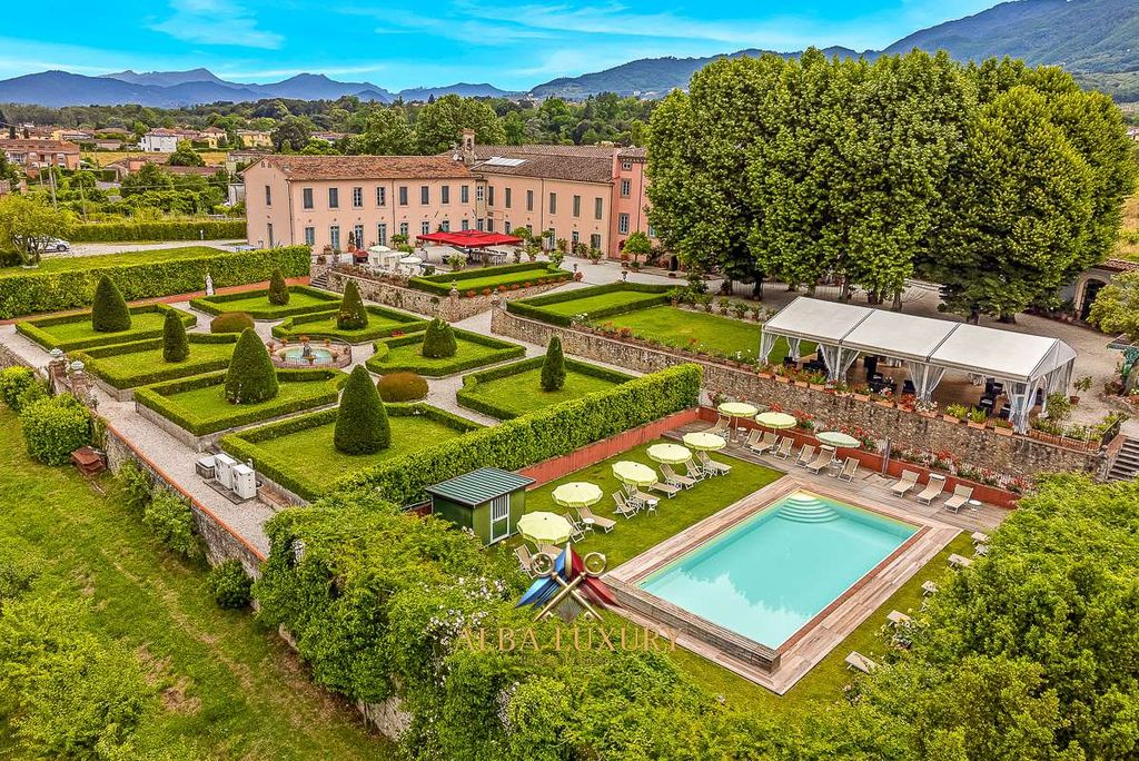 Property photo 2 of 34