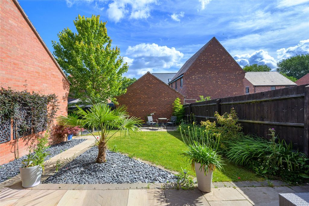 Property photo 2 of 32 Picture No. 29