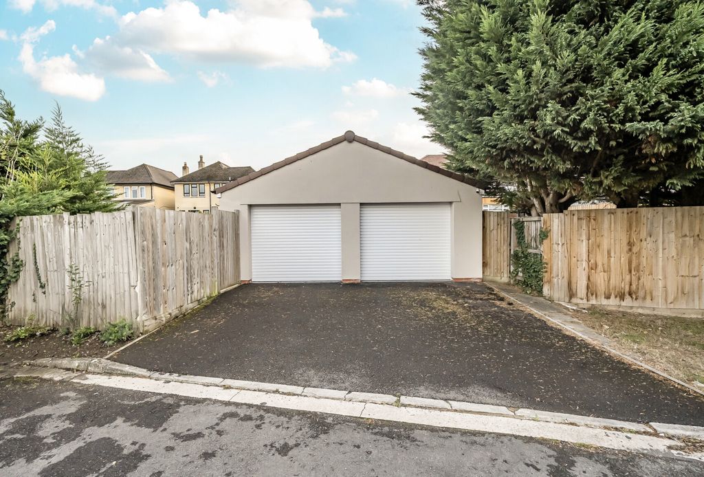 Property photo 3 of 24 1354865-4-68c8414...