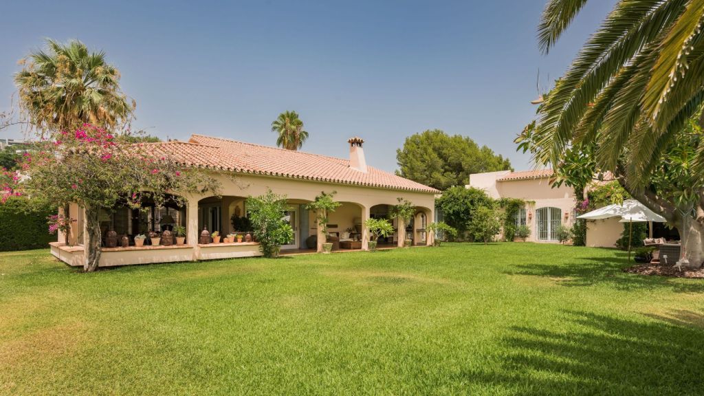 Property photo 1 of 20