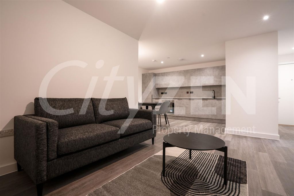 Property photo 1 of 11 Reception