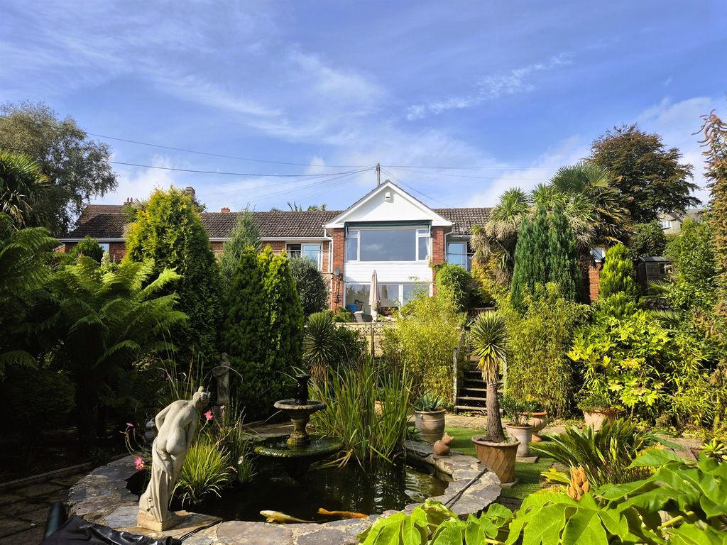 Property photo 2 of 22