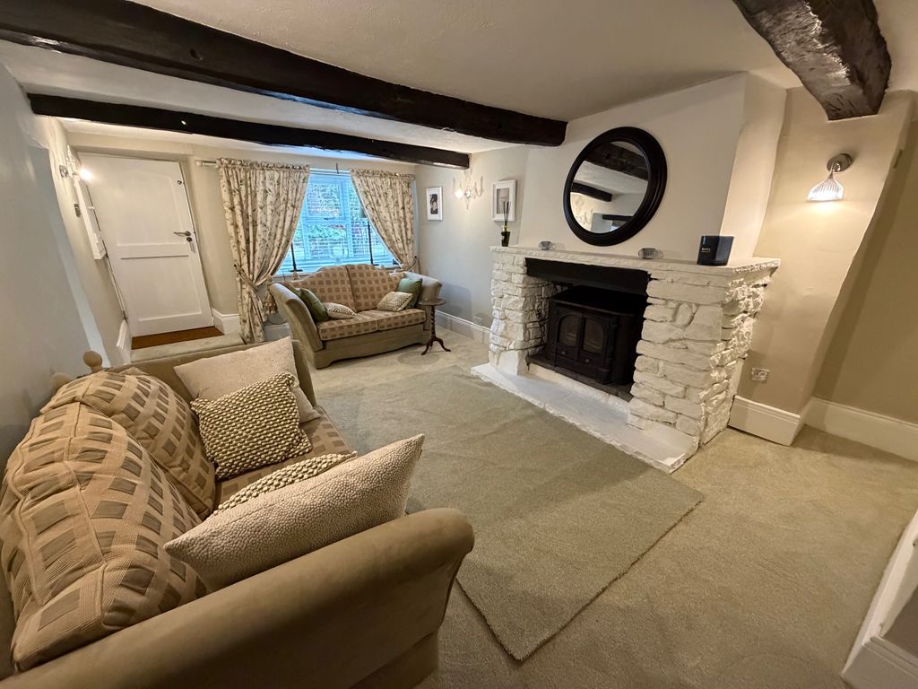 Property photo 2 of 21 Lounge