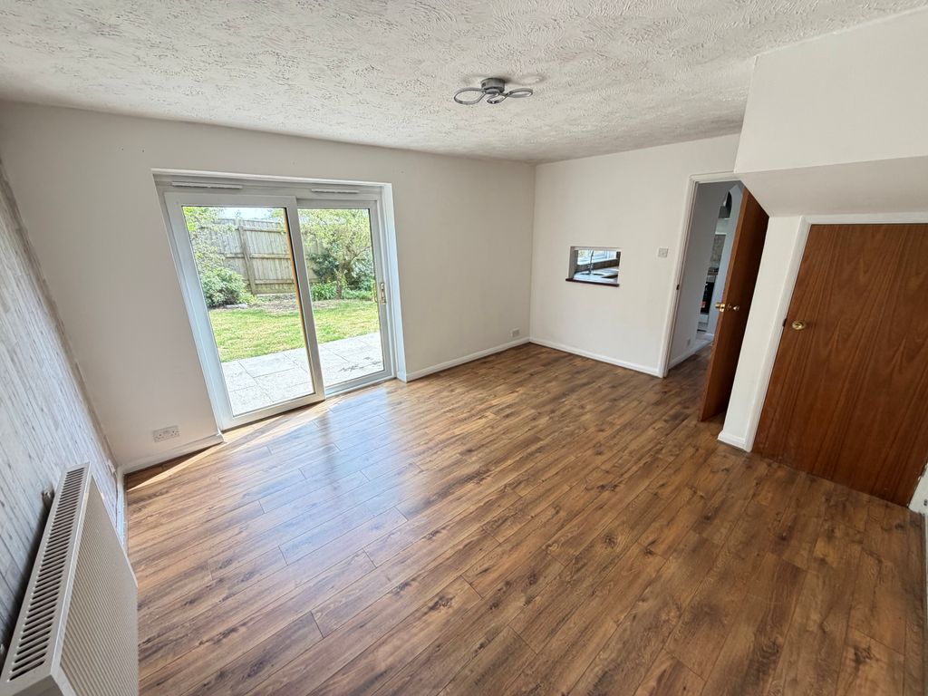 Property photo 2 of 9 6