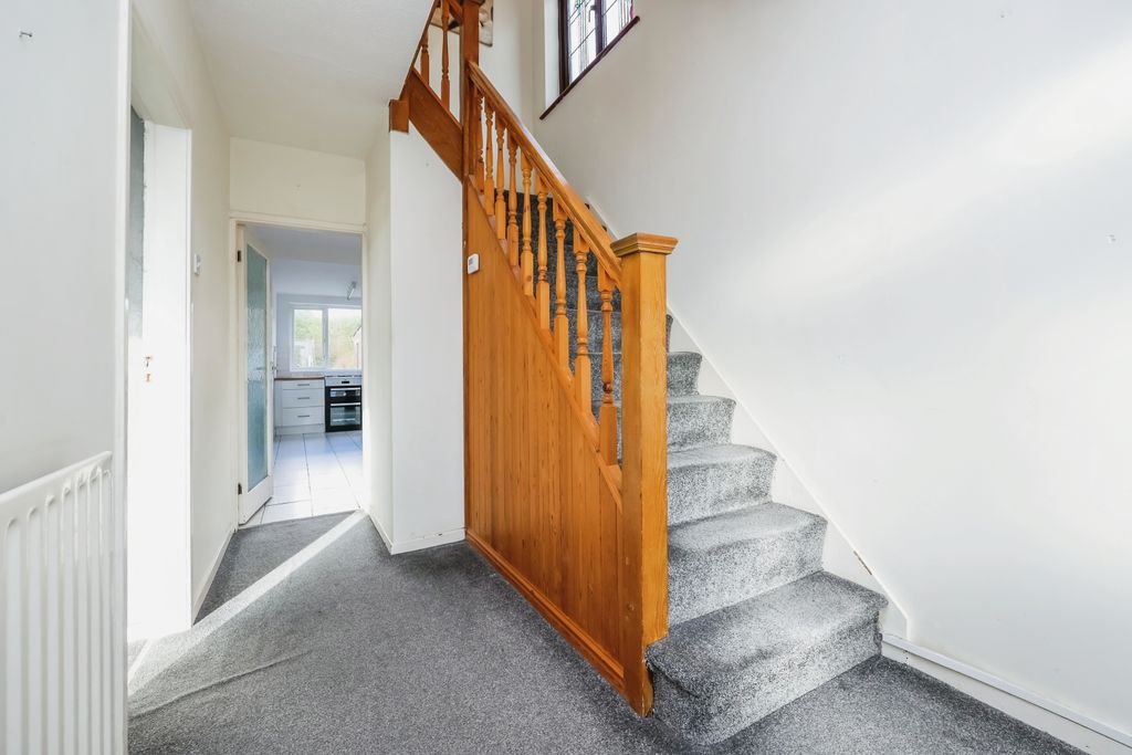 Property photo 3 of 15 Entrance Hall