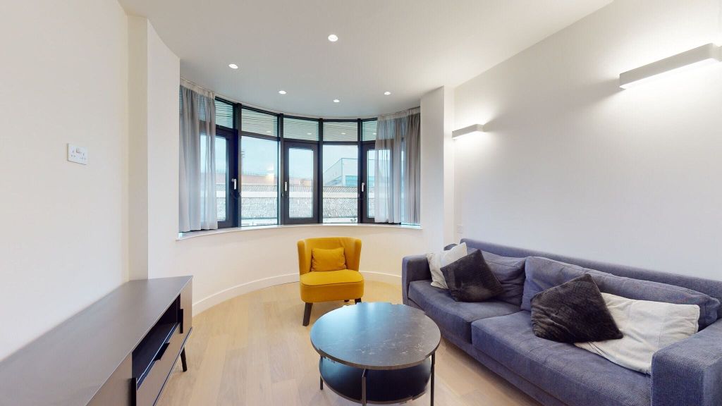 Property photo 1 of 10 Living Room