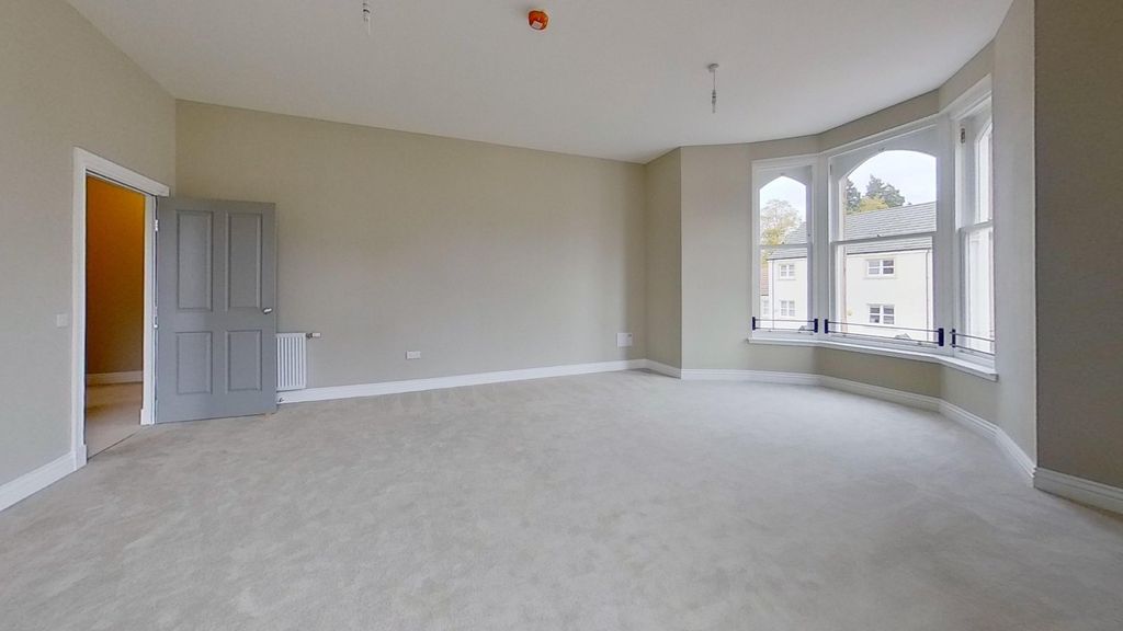 Property photo 3 of 13 Picture 3