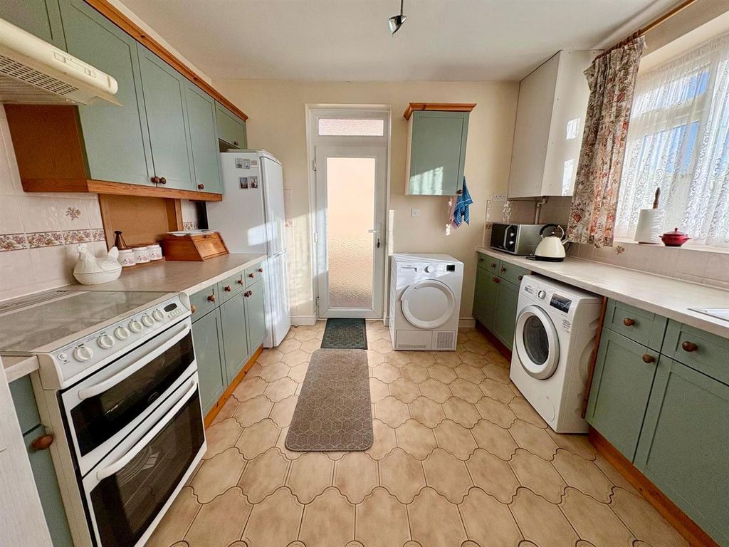 Property photo 2 of 23 Kitchen