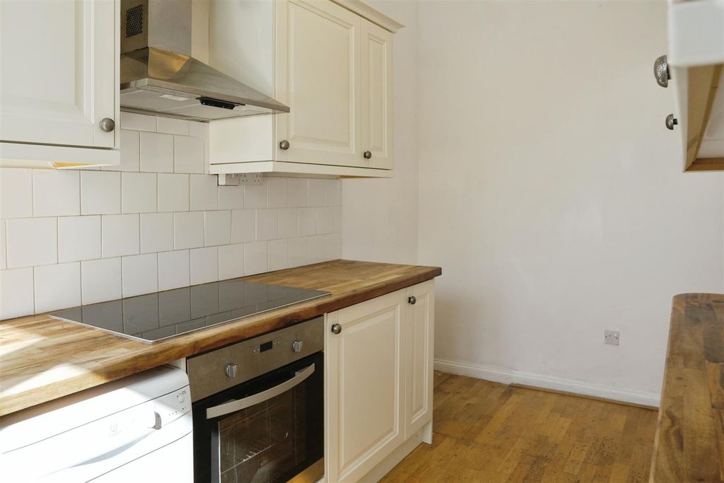 Property photo 3 of 37 7.Jpg