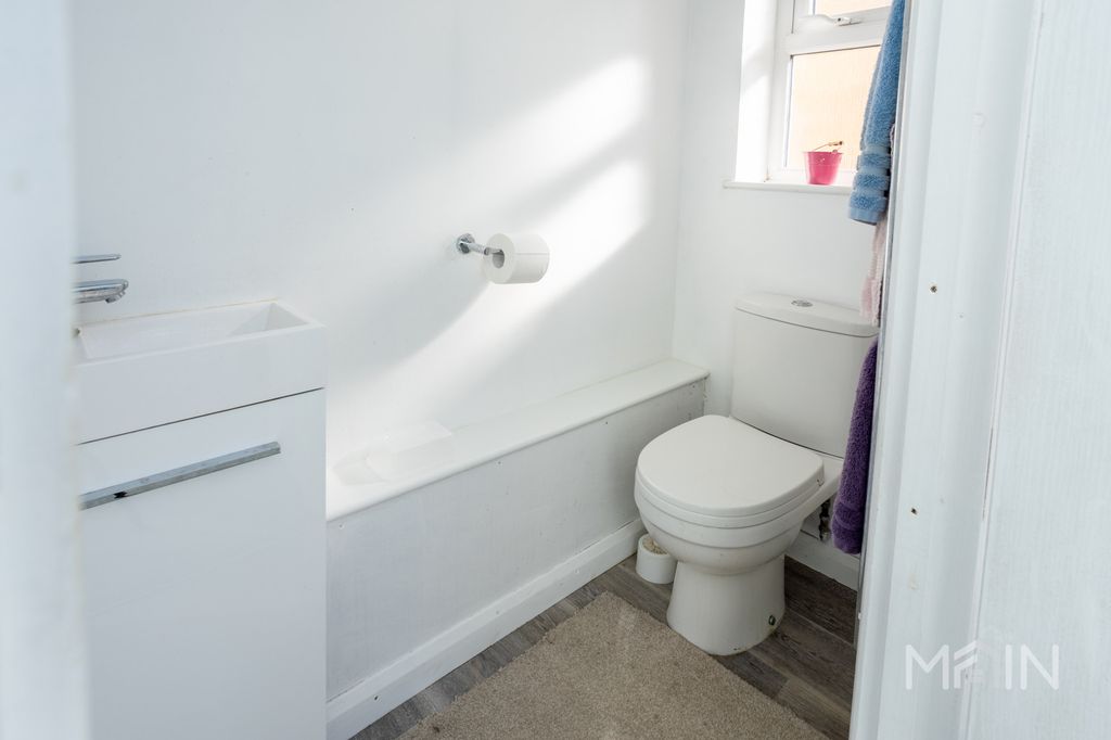 Property photo 3 of 16