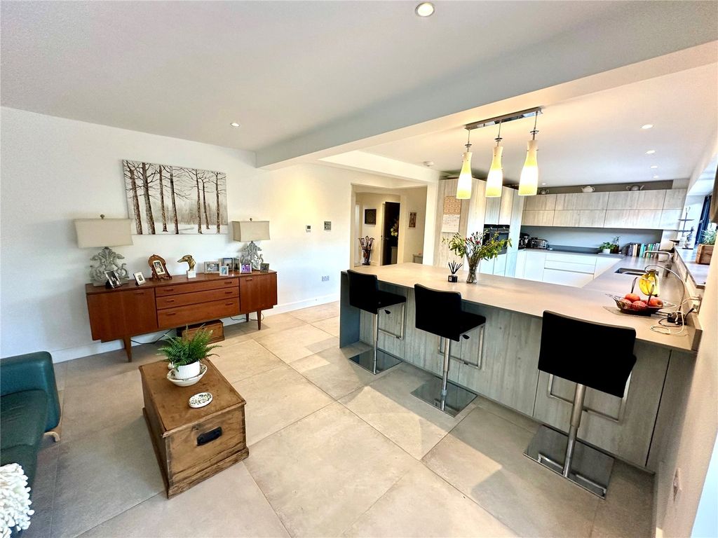 Property photo 3 of 19 Picture No. 12