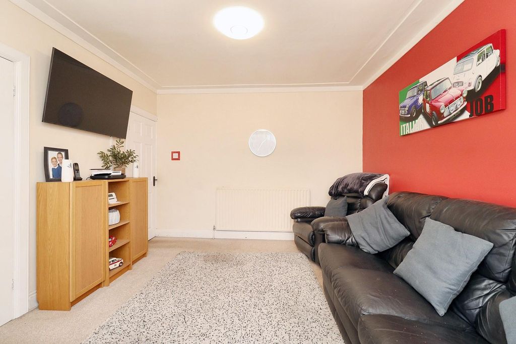 Property photo 3 of 20