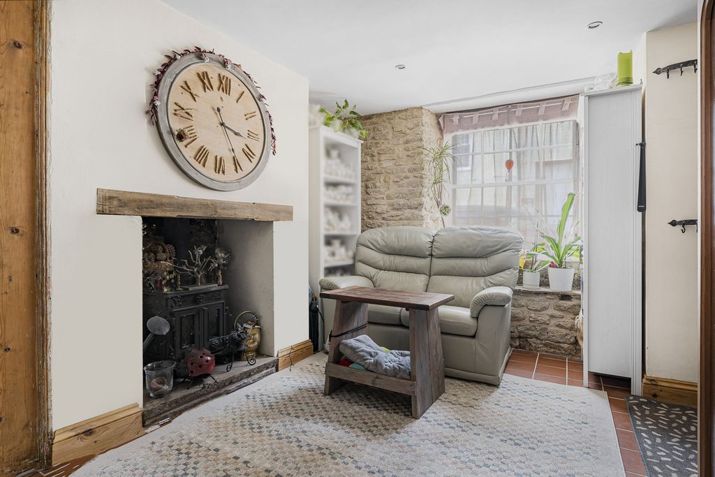 Property photo 2 of 10