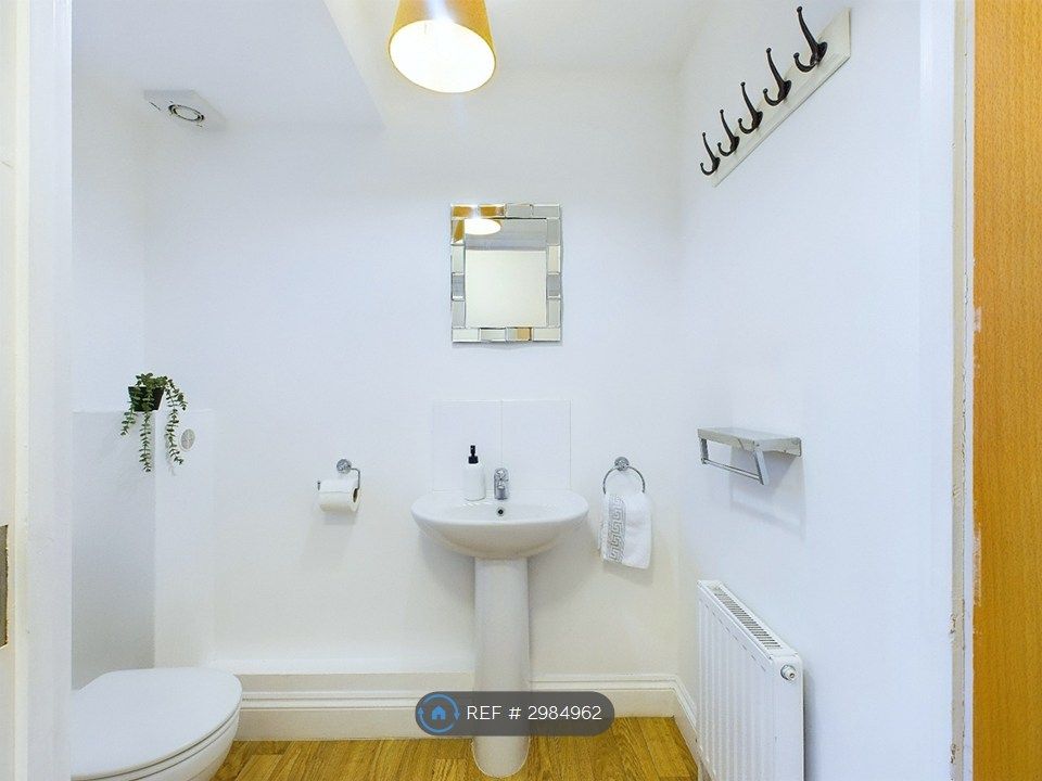 Property photo 2 of 32
