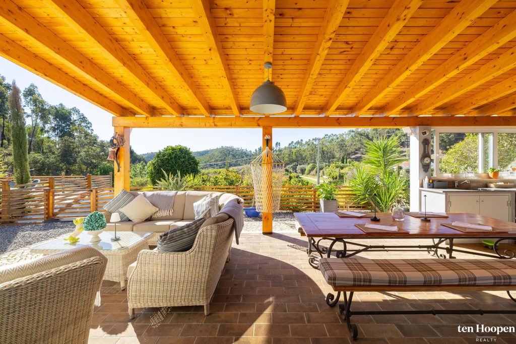 Property photo 2 of 30