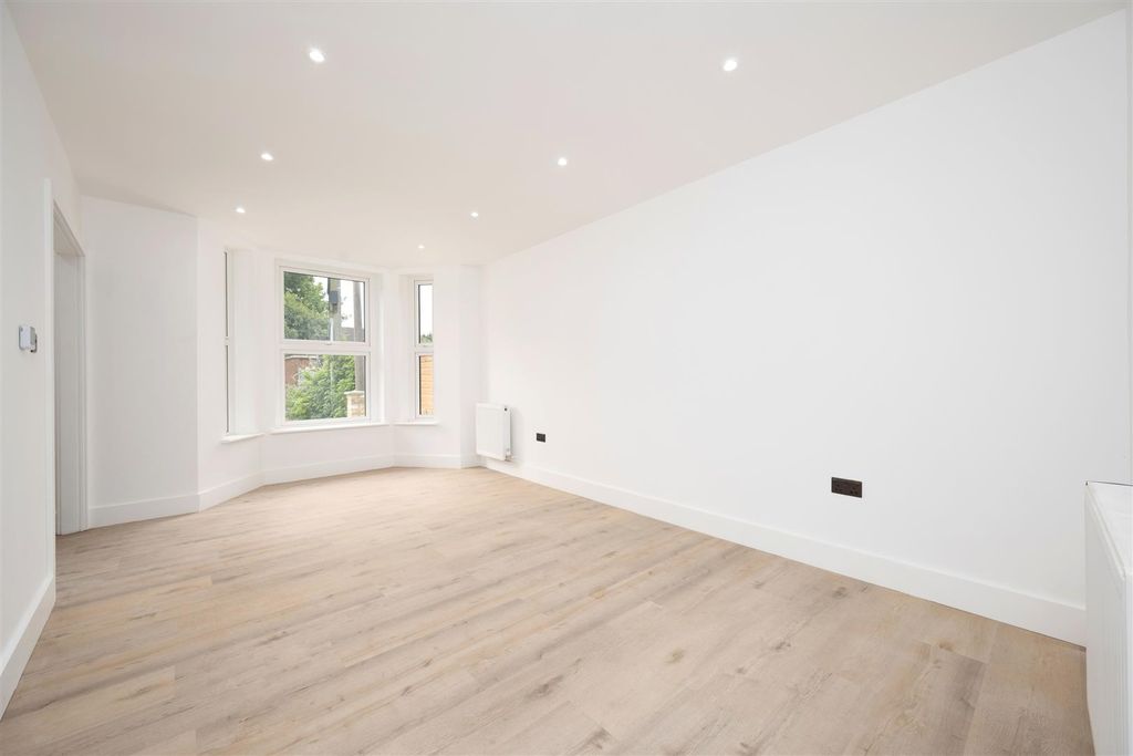 Property photo 3 of 15 52510_Hi-Res (3).Jpg