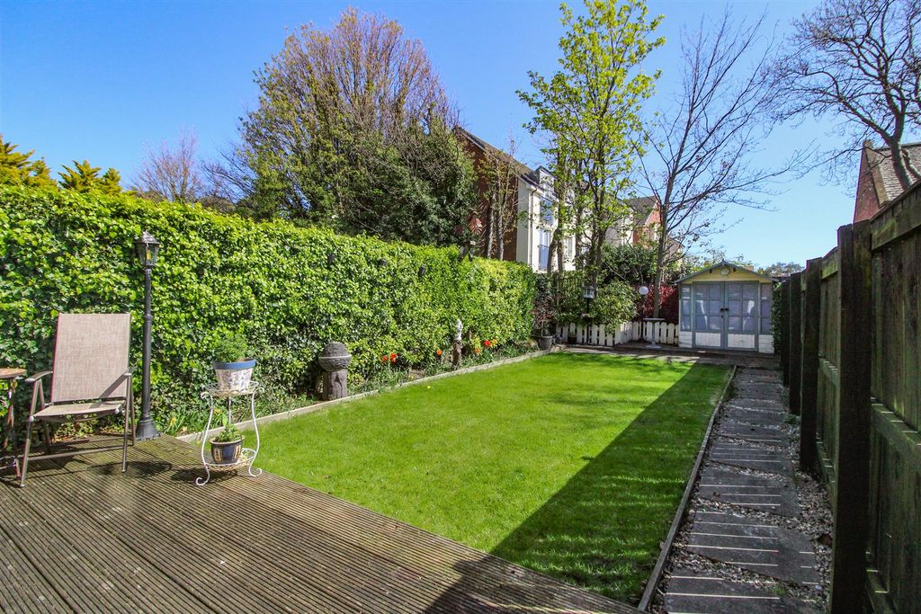 Property photo 2 of 14 External