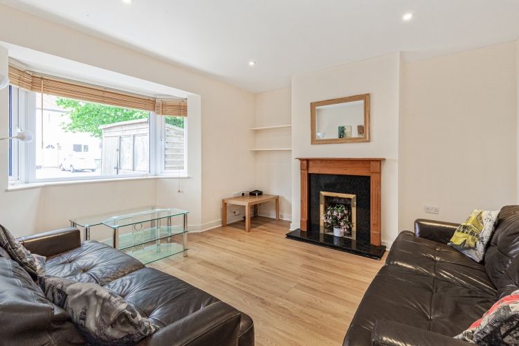 Property photo 2 of 18 302506