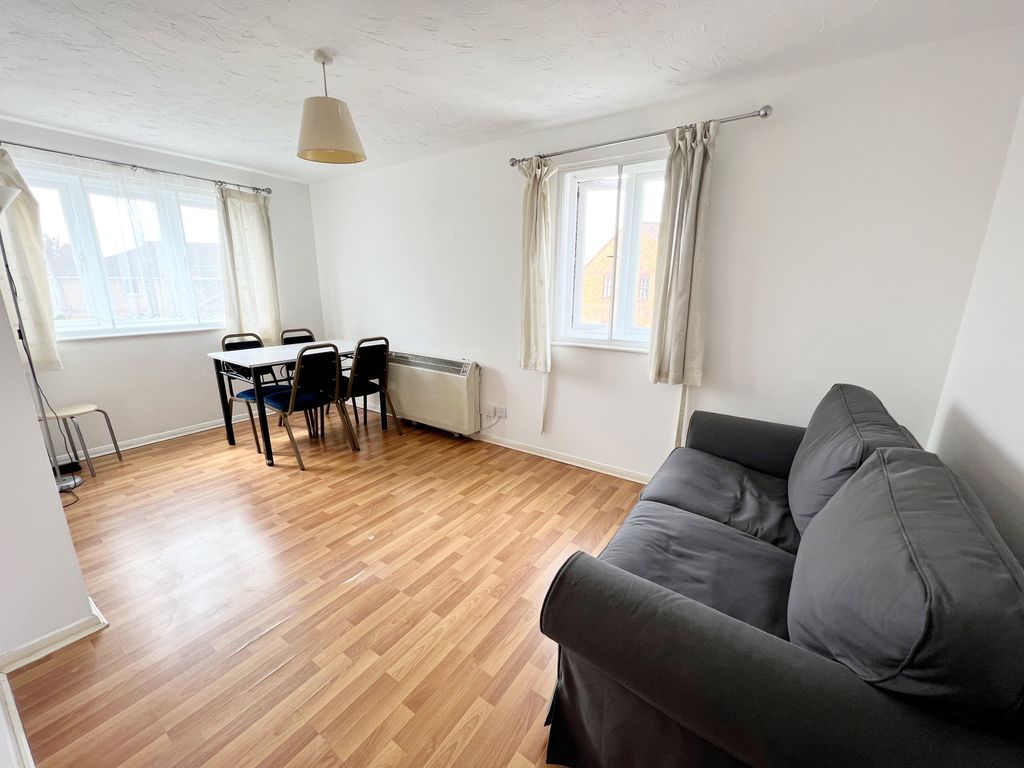 Property photo 2 of 7