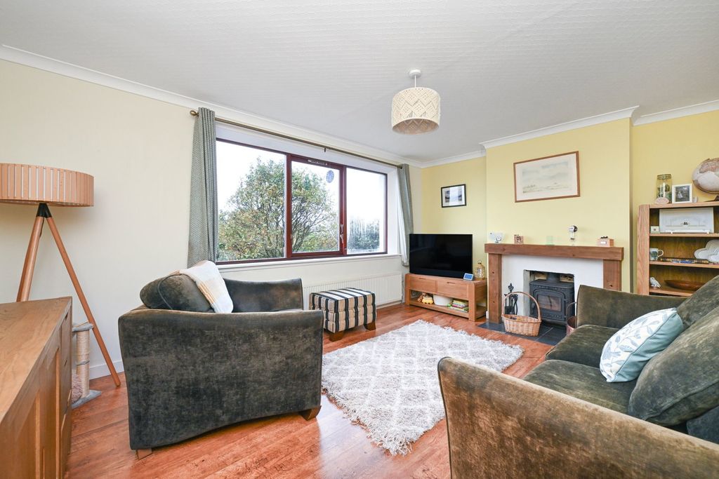 Property photo 3 of 36