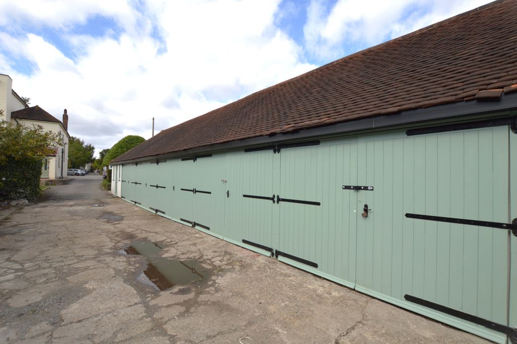 Property photo 3 of 9