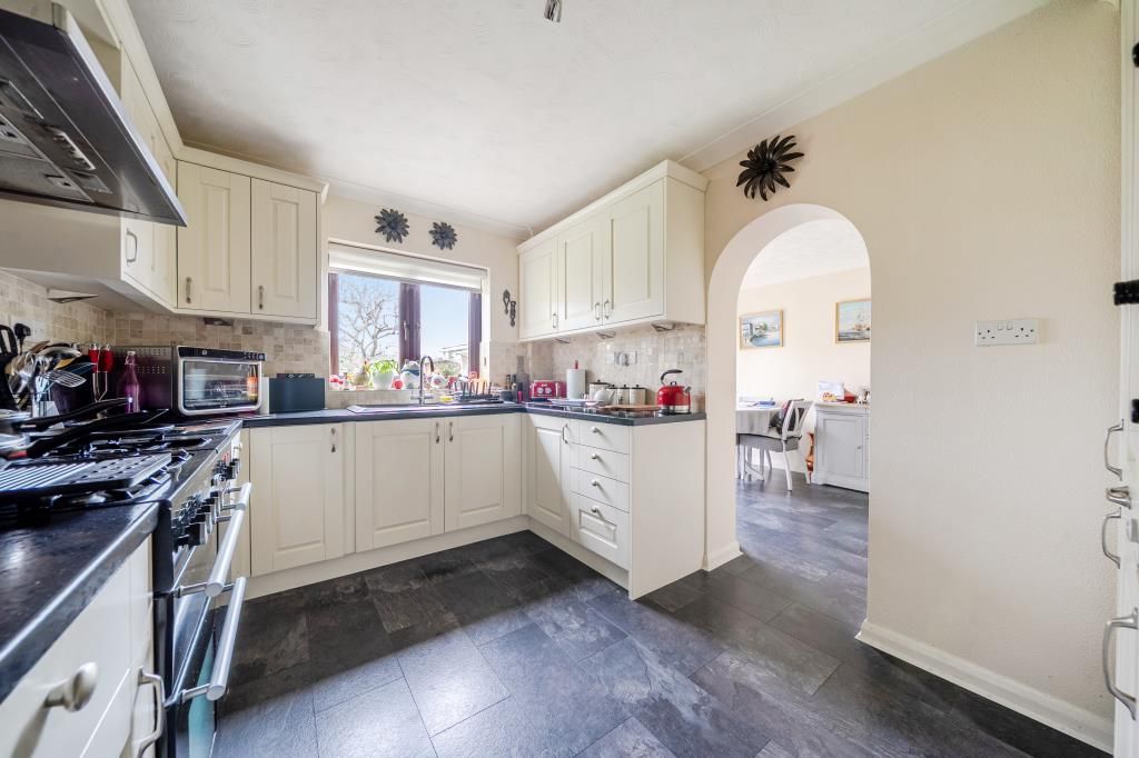 Property photo 2 of 20 Kitchen