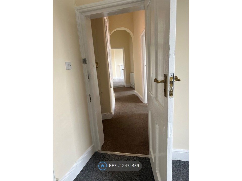 Property photo 3 of 10 Central Hallway