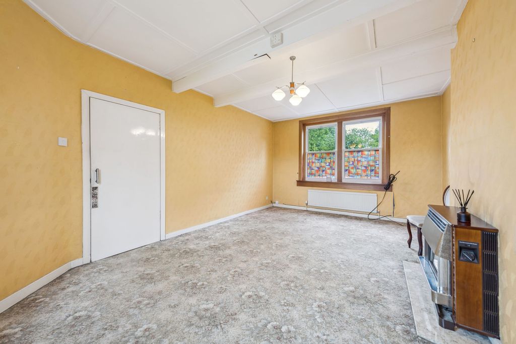 Property photo 2 of 28