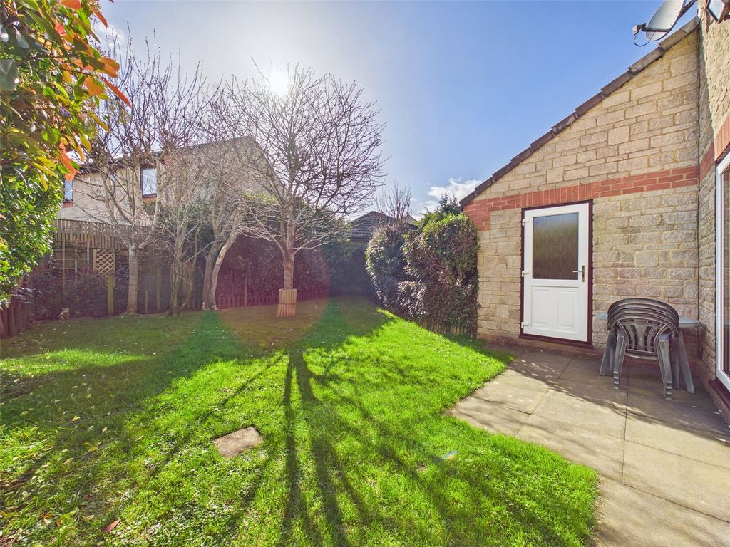 Property photo 3 of 11 Picture No. 18