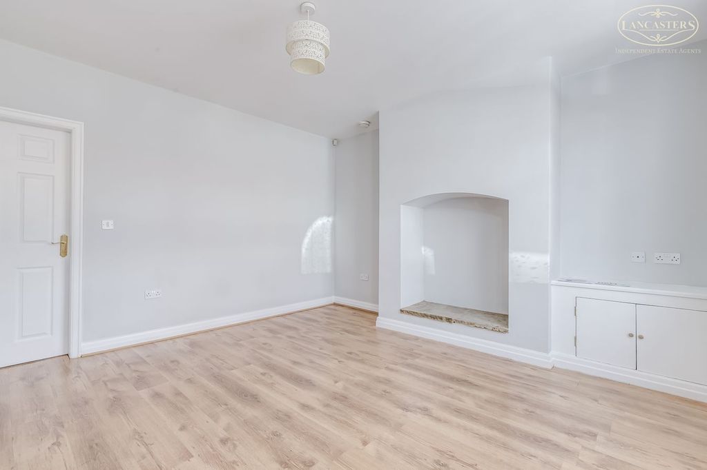 Property photo 3 of 19 Reception Room