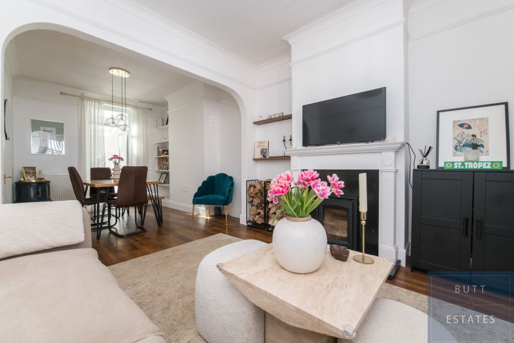 Property photo 3 of 10