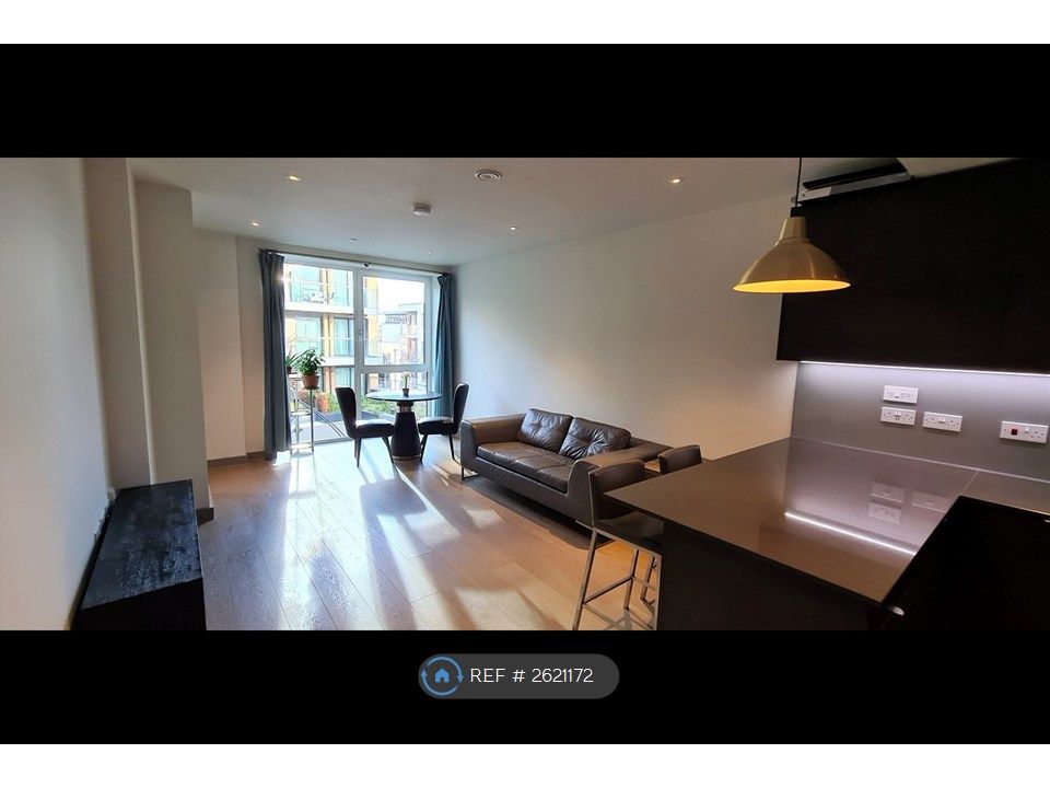 Property photo 1 of 10 Living Room