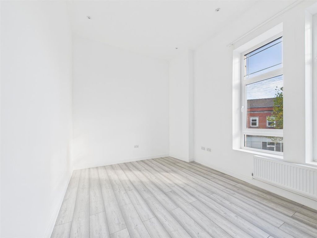 Property photo 3 of 15 Cam03604G0-Pr0178-Still006.Jpg