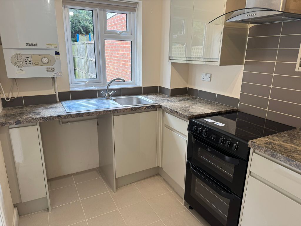 Property photo 3 of 7 Kitchen