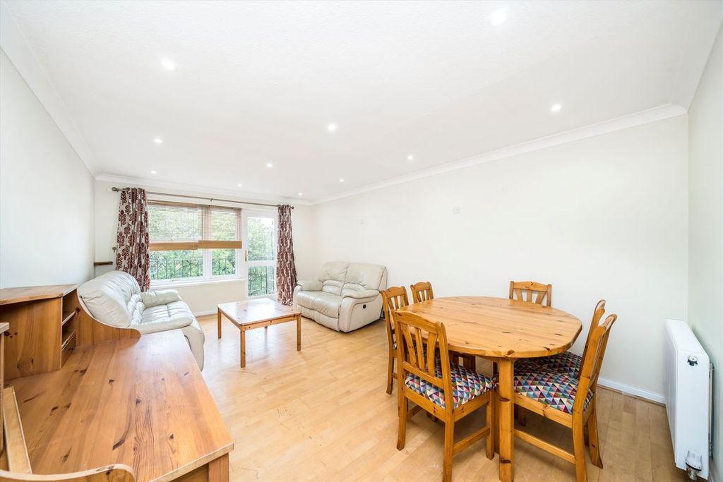 Property photo 3 of 8
