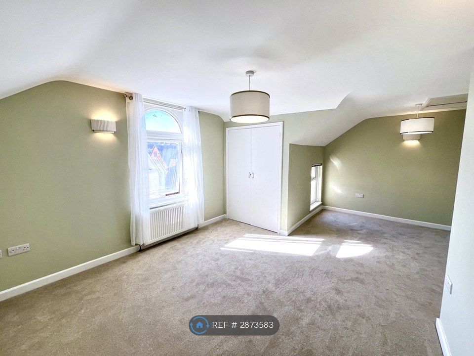 Property photo 1 of 20 Living Room