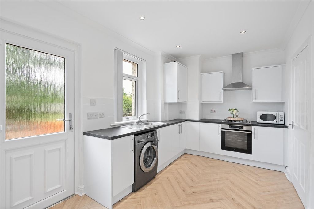 Property photo 3 of 24 7.Jpg