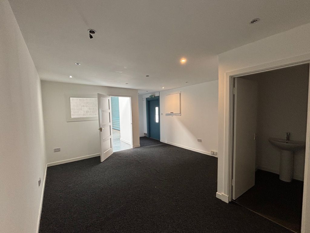 Property photo 2 of 5 Photo 1