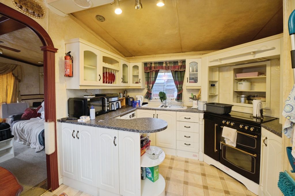 Property photo 3 of 10 Pbox-Img.Jpg