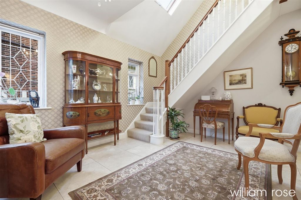 Property photo 2 of 19 9_Img_4976.Jpg