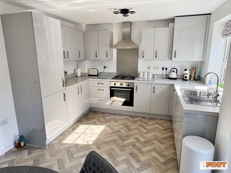 Property photo 3 of 17 Photo 4